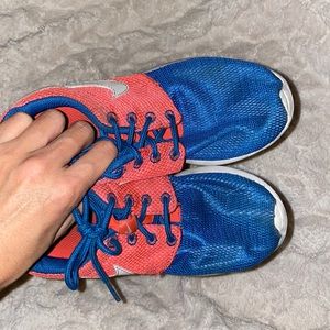 Nike roshe shoes